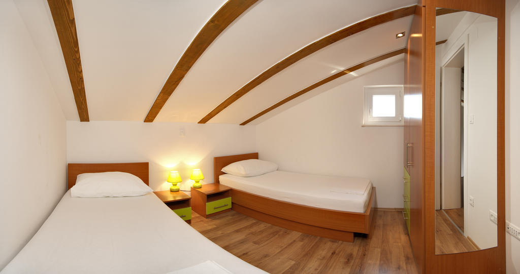 Apartmani Gavran Sevid Δωμάτιο φωτογραφία